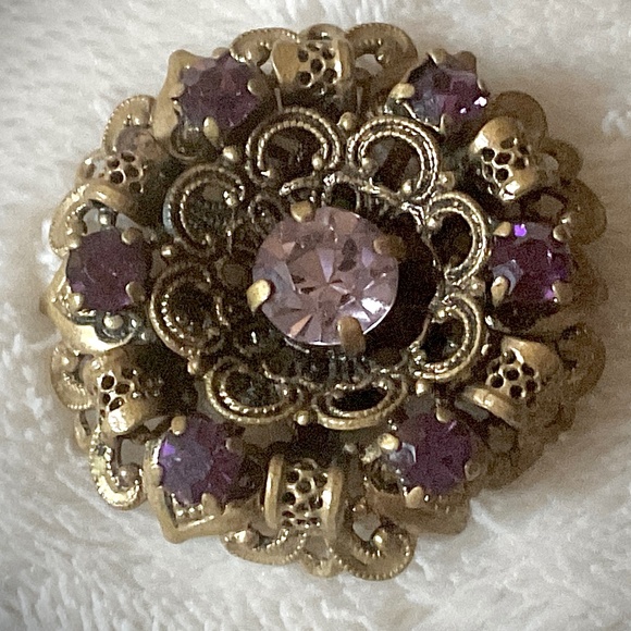 Vintage Oval Czech Brooch Pin Gold Brass Filagree Deep Purple Faceted Rhinestone - Picture 2 of 8